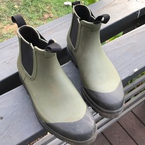 Everlane rain boots